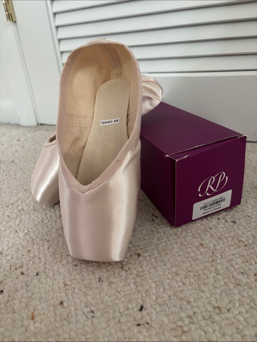 RARE Russian Pointe RUBIN-L32 Satin Pointe Shoes in Light Pink for Women